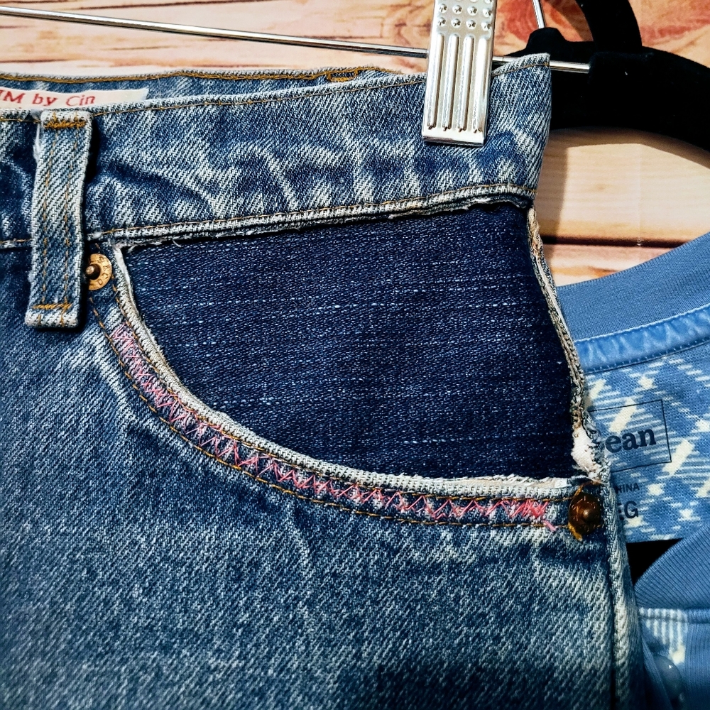 HANDMADE UPCYCLED LEVI MEETS WRANGLER COLORFULLY EMBELLISHED DENIM SKIRT! SZ 6 - Picture 4 of 9